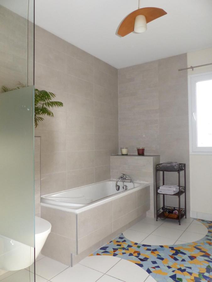 Bed and Breakfast Les Enselmes Montagnieu  Екстер'єр фото