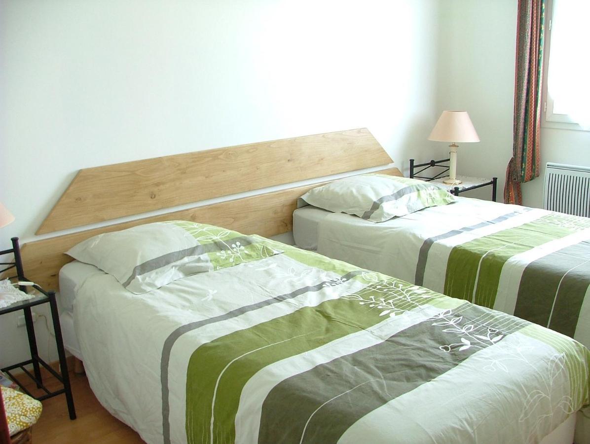 Bed and Breakfast Les Enselmes Montagnieu  Екстер'єр фото