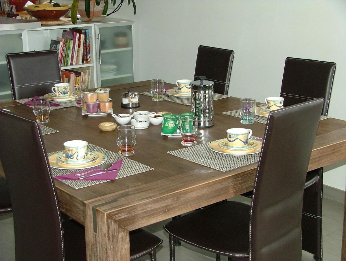 Bed and Breakfast Les Enselmes Montagnieu  Екстер'єр фото